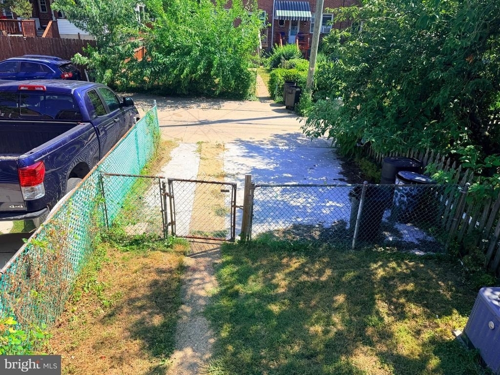 237 Linden Avenue - Photo 22