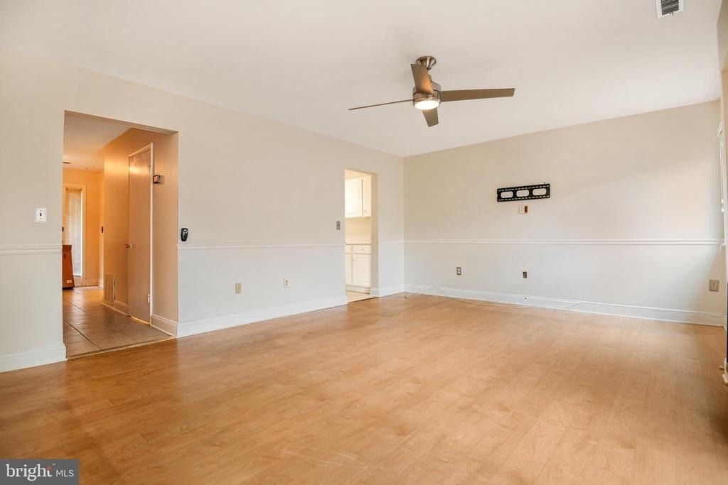 1055 Cedar Ridge Court - Photo 5