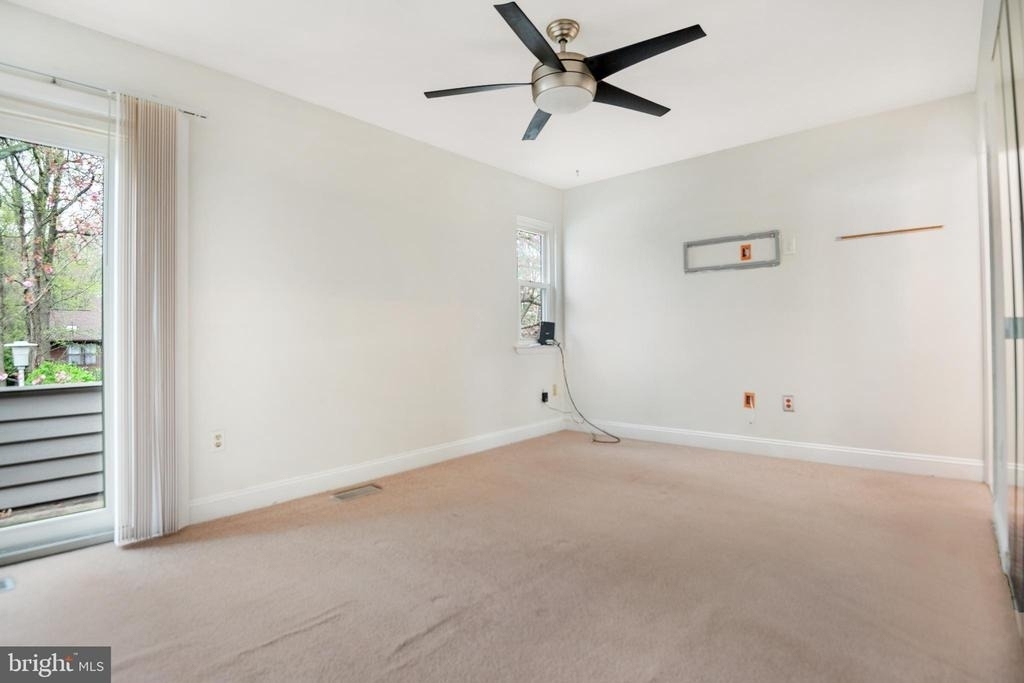 1055 Cedar Ridge Court - Photo 7