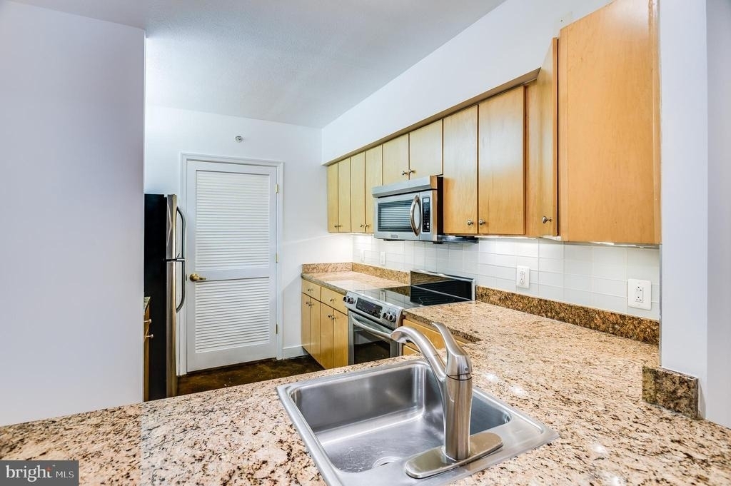 631 D Street Nw - Photo 6