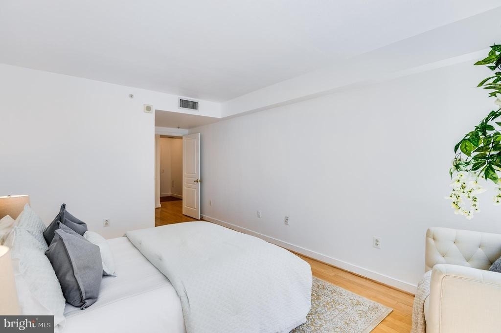 631 D Street Nw - Photo 14