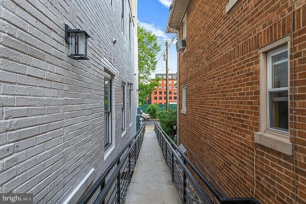 1109 Fern Street Nw - Photo 9
