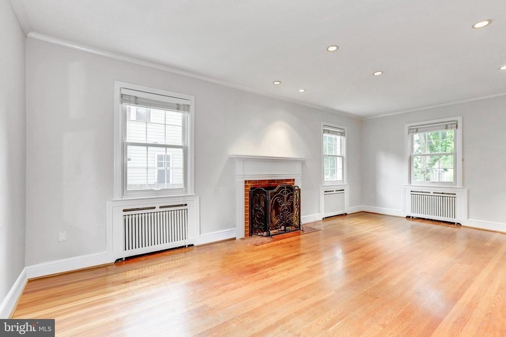 4933 47th Street Nw - Photo 3