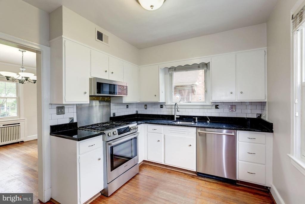 4933 47th Street Nw - Photo 11