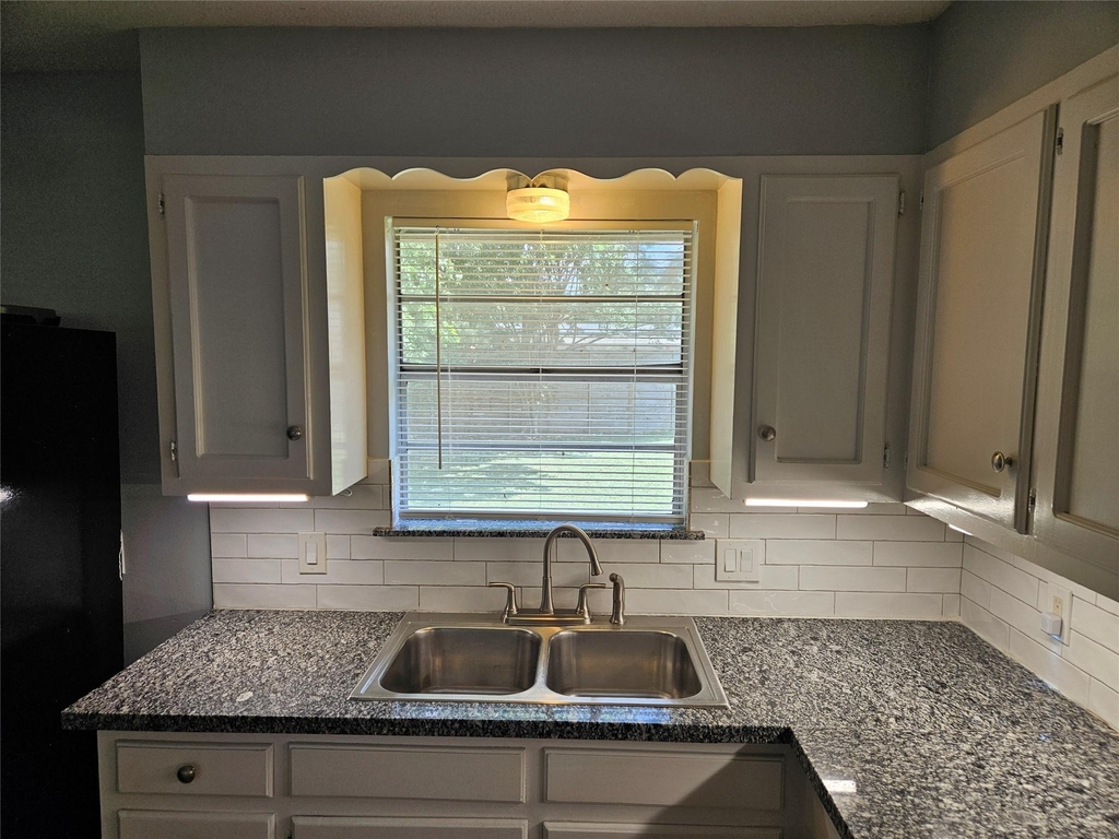 806 Ranch Rd - Photo 8