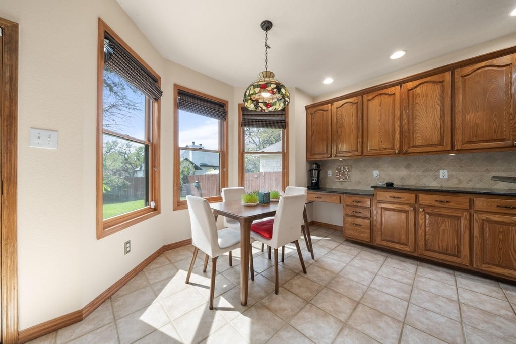 1512 Amelia Dr - Photo 11