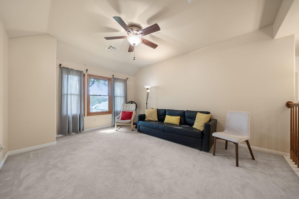 1512 Amelia Dr - Photo 16