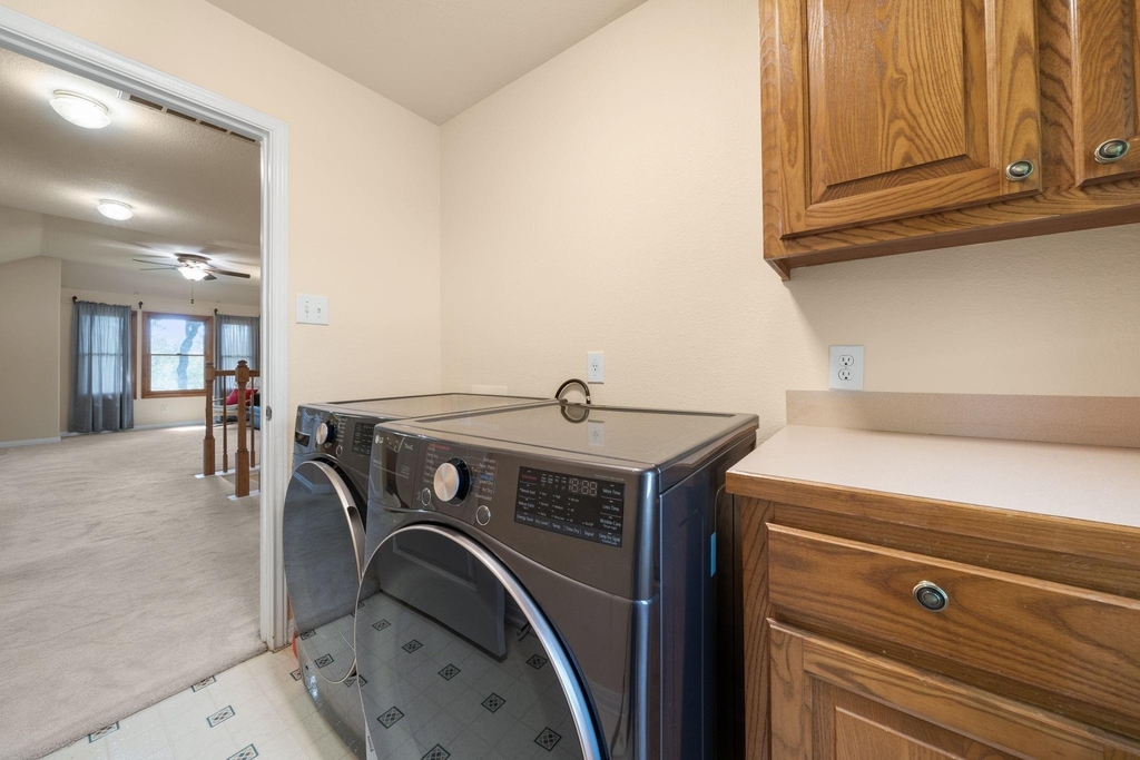 1512 Amelia Dr - Photo 27