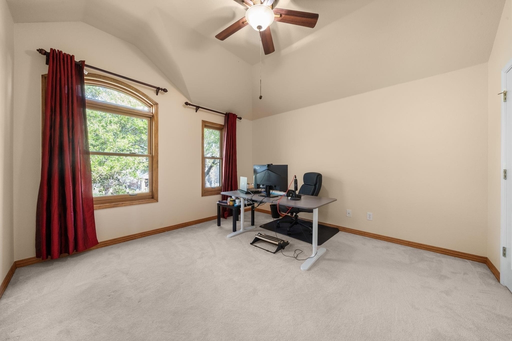 1512 Amelia Dr - Photo 23