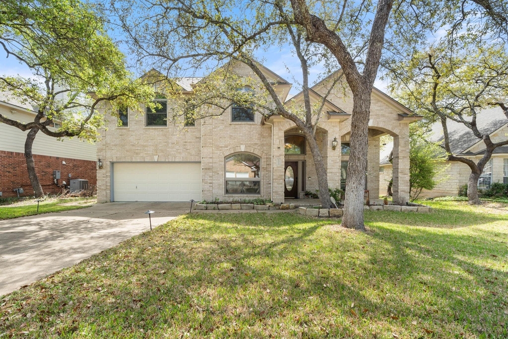 1512 Amelia Dr - Photo 0