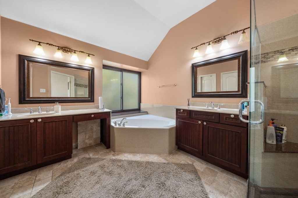 1512 Amelia Dr - Photo 21