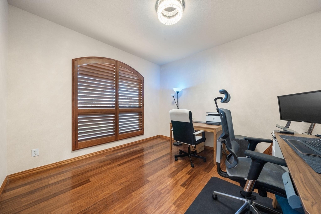 1512 Amelia Dr - Photo 5