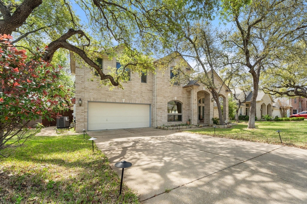 1512 Amelia Dr - Photo 1