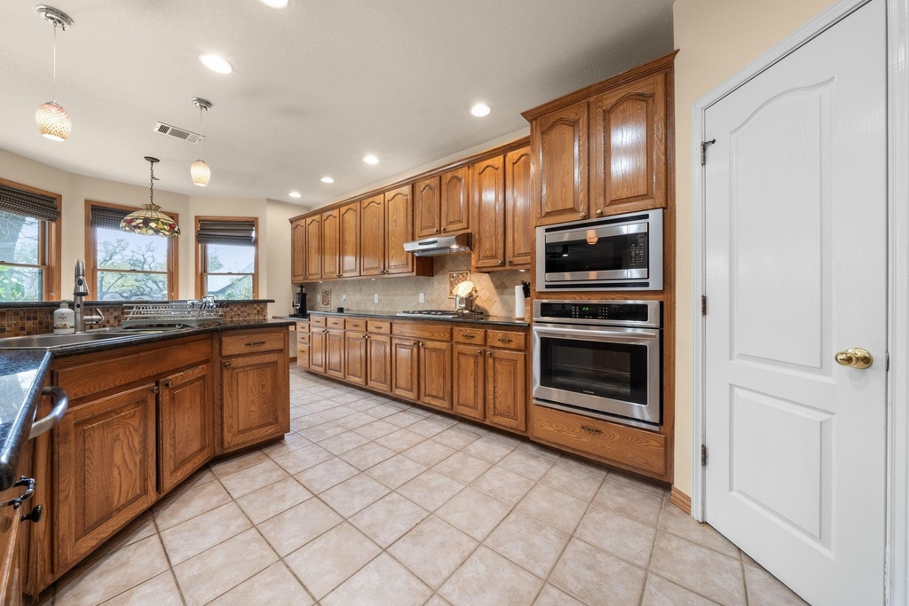 1512 Amelia Dr - Photo 15