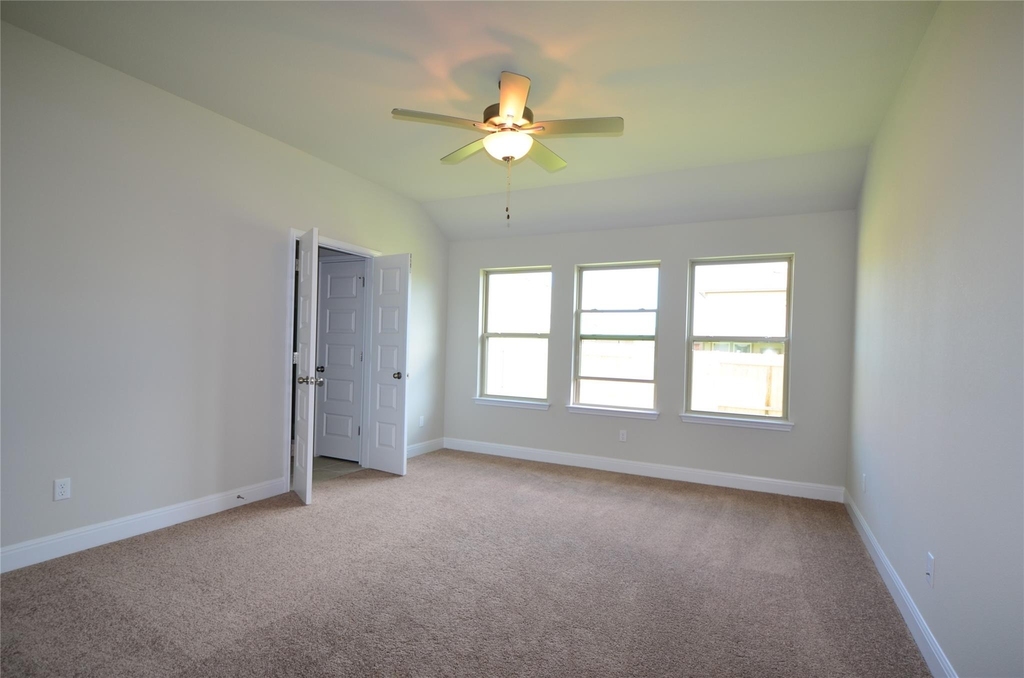 3477 Pauling Loop - Photo 4