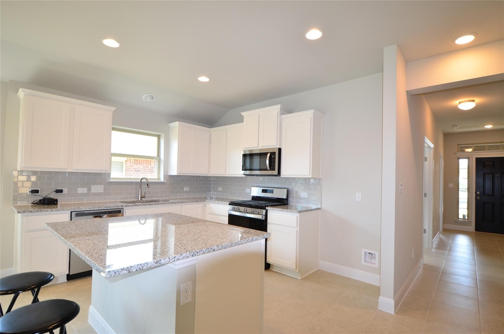 3477 Pauling Loop - Photo 2