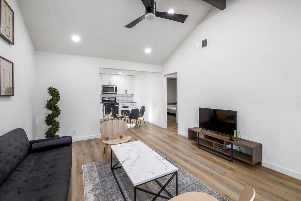 10509 Macmora Rd - Photo 3