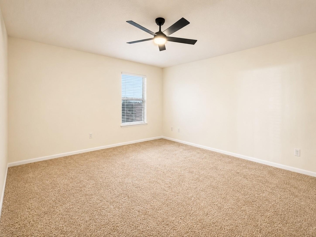 202 Mossberg Ln - Photo 7