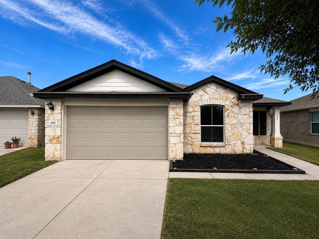 202 Mossberg Ln - Photo 0