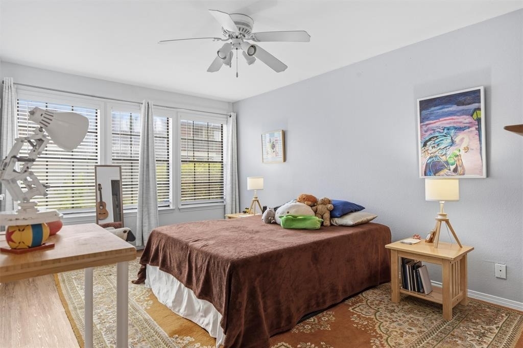 2215 Post Rd - Photo 4
