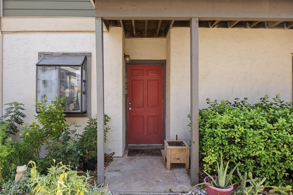 2215 Post Rd - Photo 8
