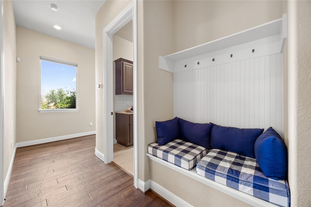 900 Hawthorne Loop - Photo 26