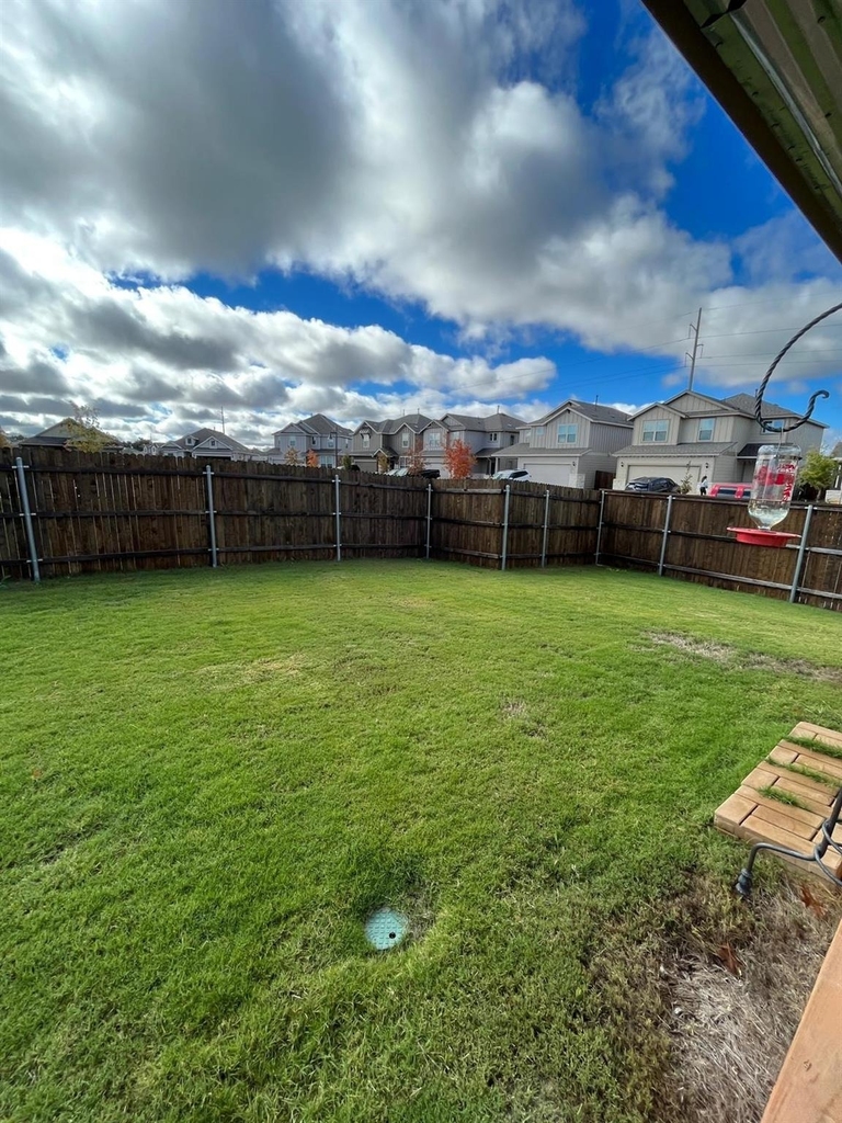 221 Compania Dr - Photo 24