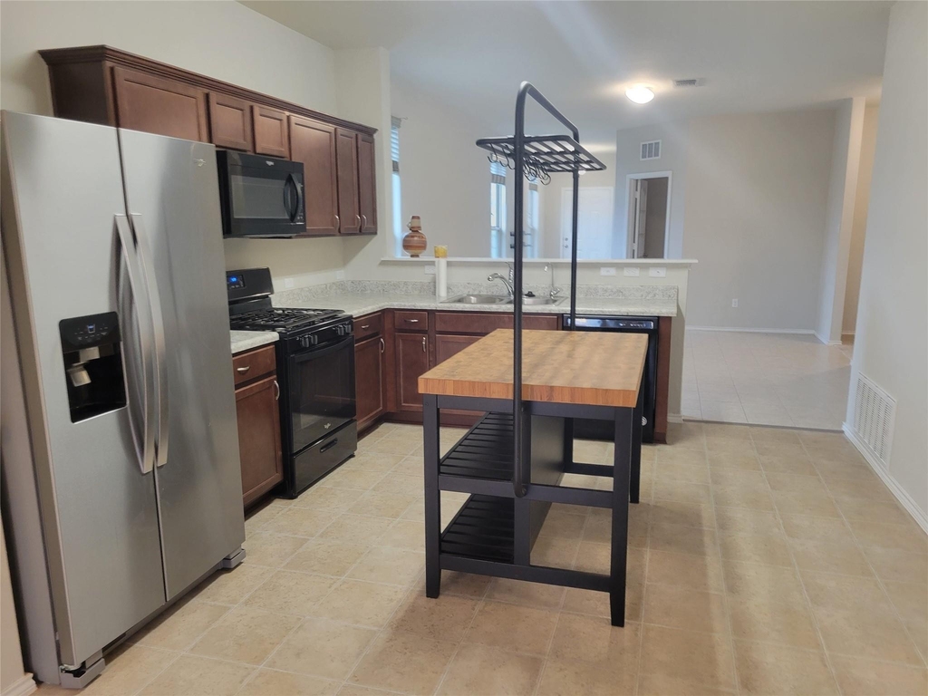 221 Compania Dr - Photo 9