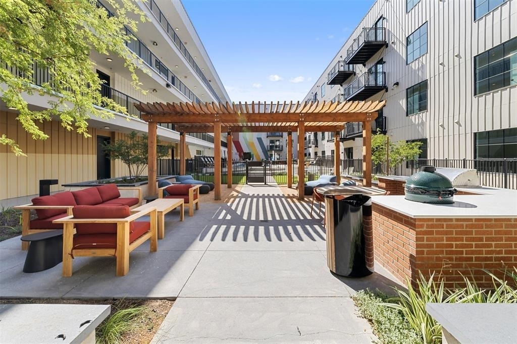 4315 S Congress Ave - Photo 1