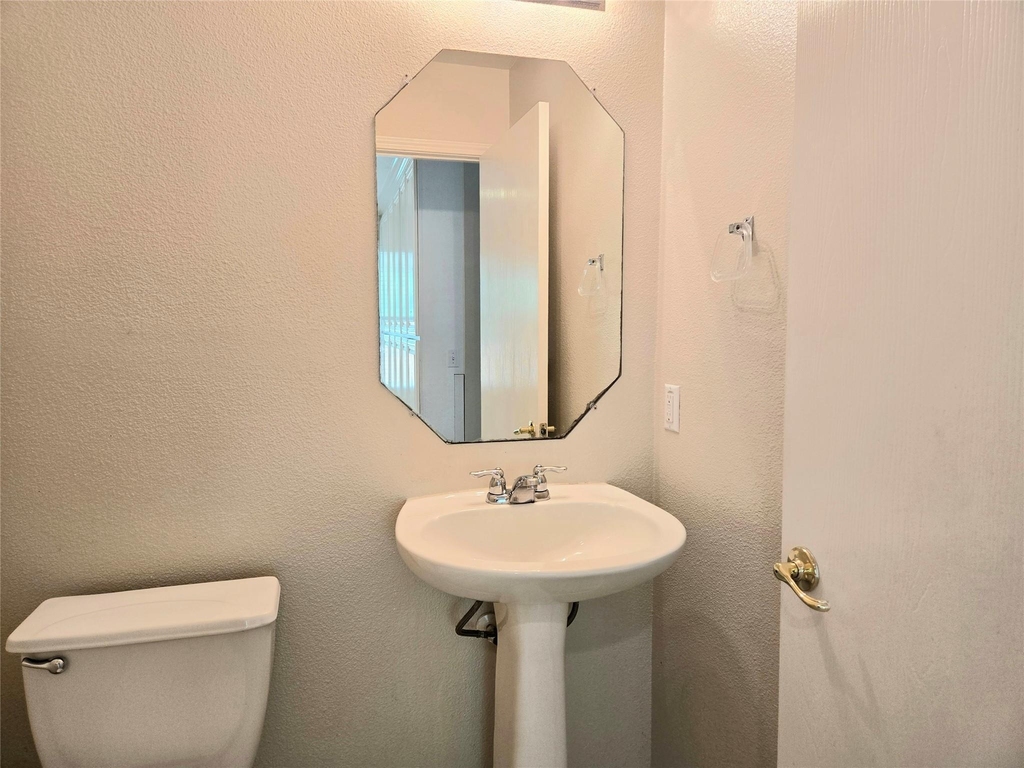 809 Sheraton Ave - Photo 6