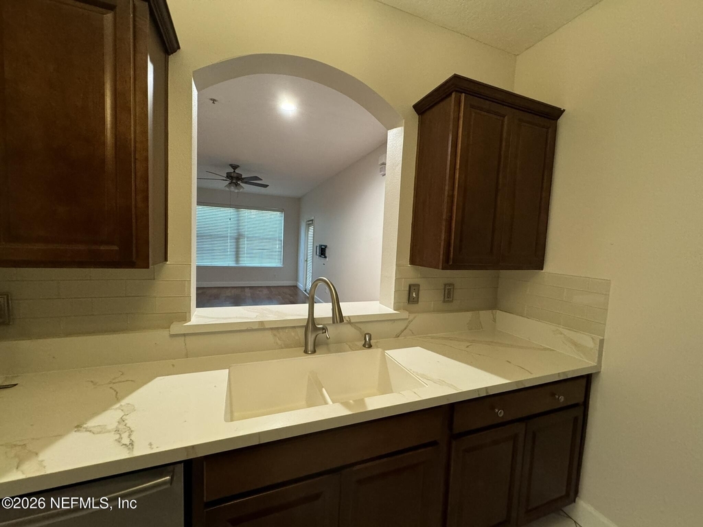 10550 Baymeadows Road - Photo 4