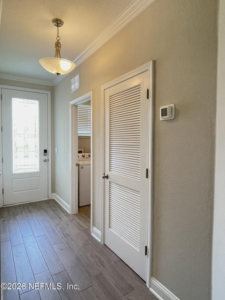 300 Thistleton Way - Photo 3