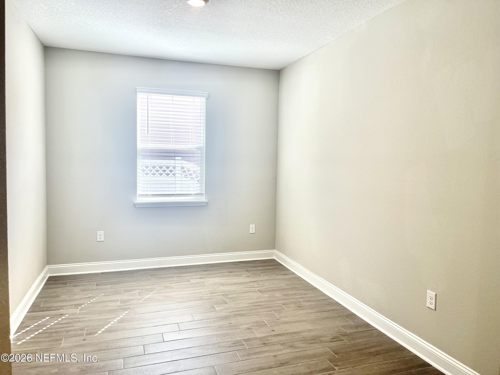 300 Thistleton Way - Photo 8