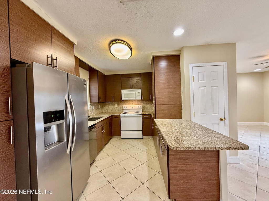 524 17th Avenue N - Photo 8