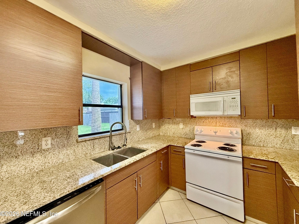 524 17th Avenue N - Photo 11