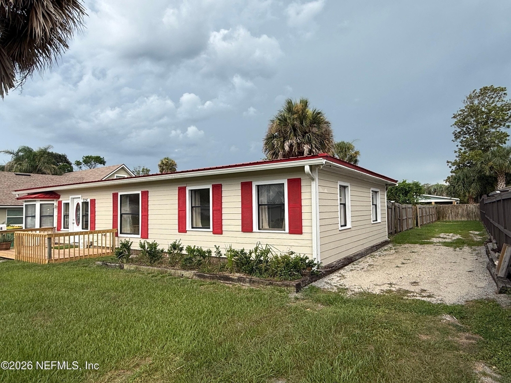 524 17th Avenue N - Photo 2