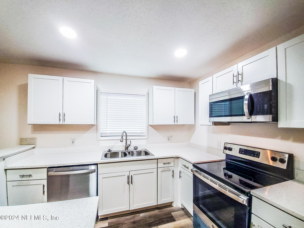223 Monterey Boulevard - Photo 10