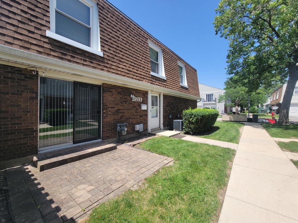 2211 Dorchester Court - Photo 1