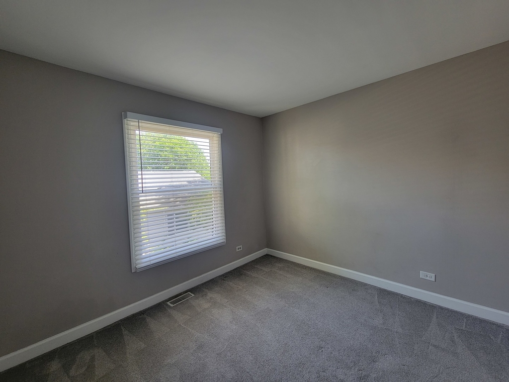 2211 Dorchester Court - Photo 11