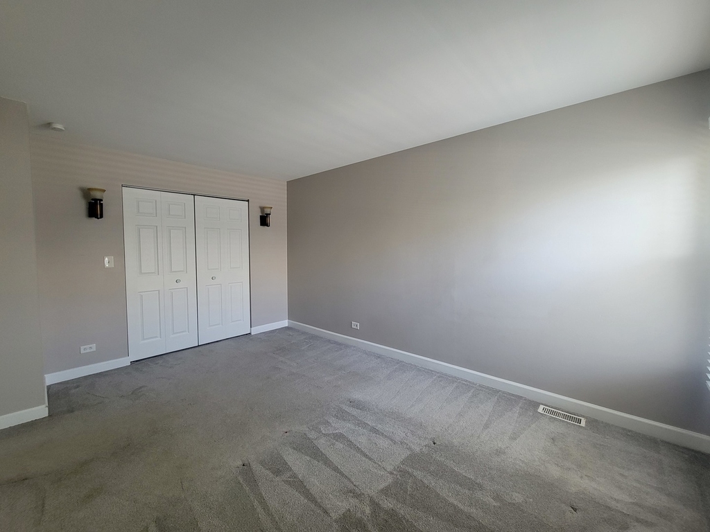 2211 Dorchester Court - Photo 6