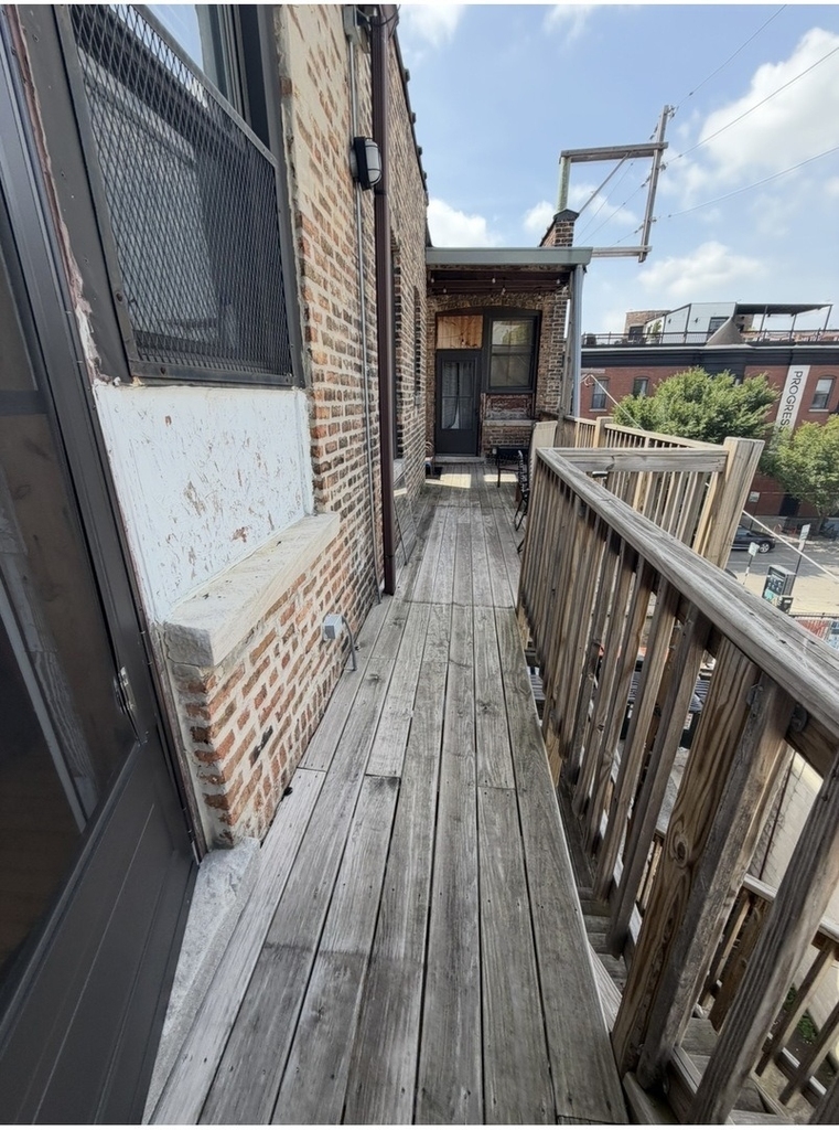 732 W Roscoe Street - Photo 12