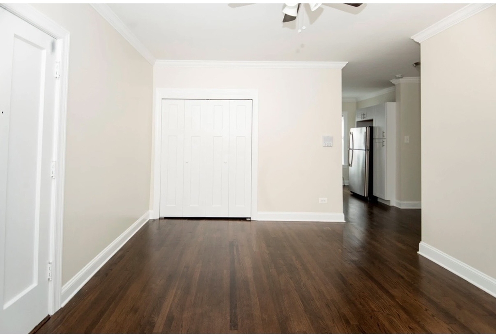 3817 N Greenview Avenue - Photo 8
