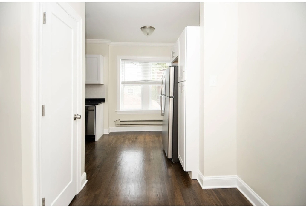 3817 N Greenview Avenue - Photo 7