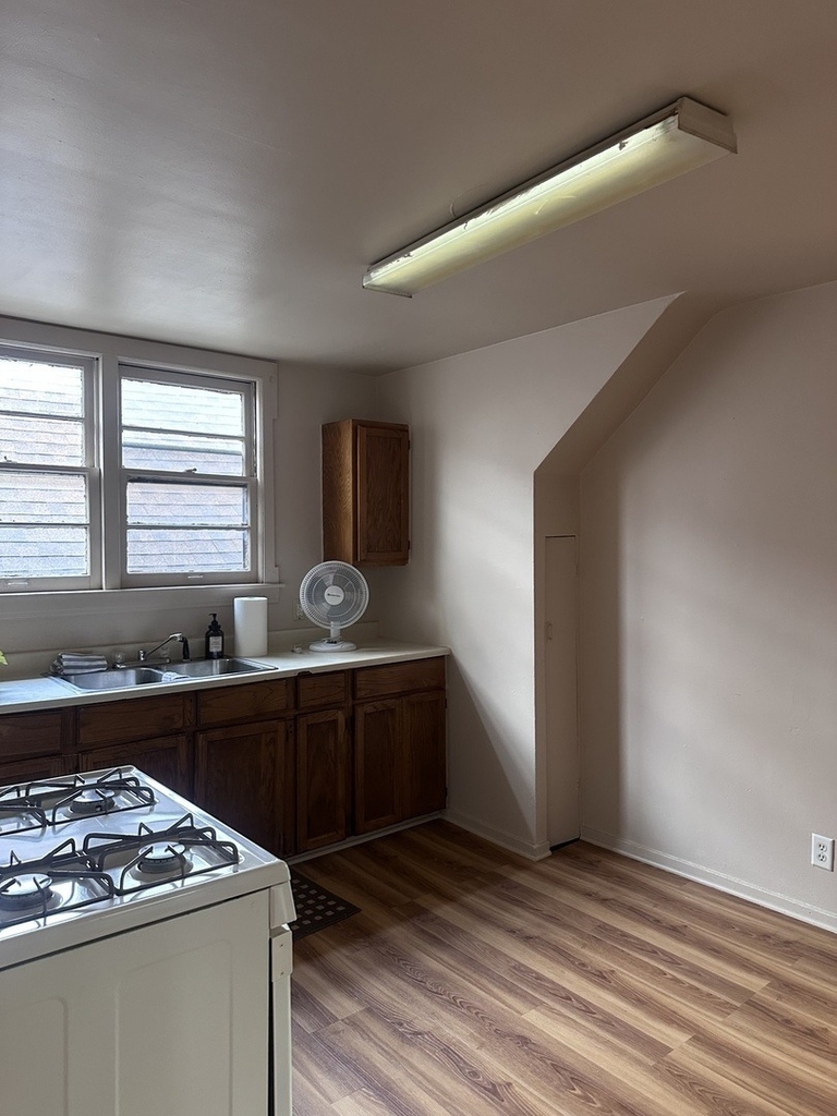 101 E 23rd Street - Photo 5