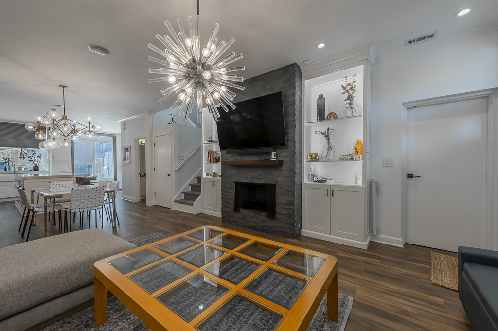 419 W Grand Avenue - Photo 2