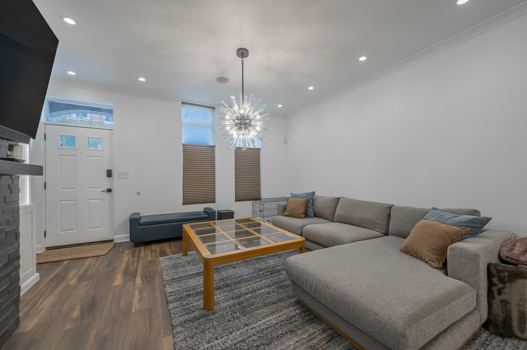 419 W Grand Avenue - Photo 3