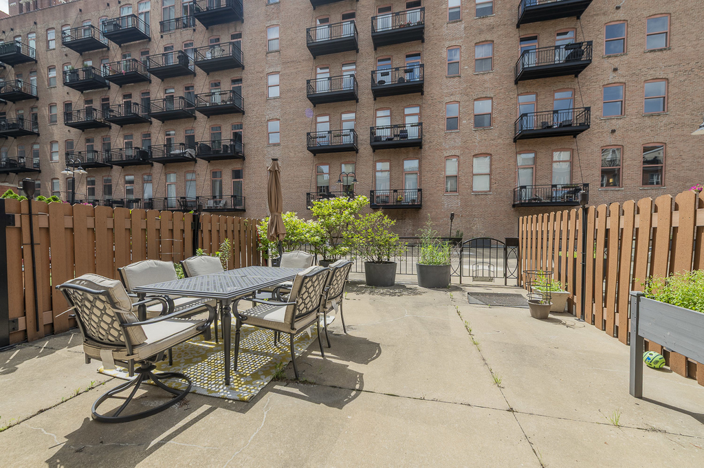 419 W Grand Avenue - Photo 12