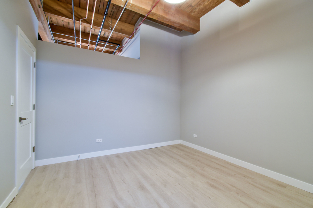 11 E Illinois Street - Photo 6