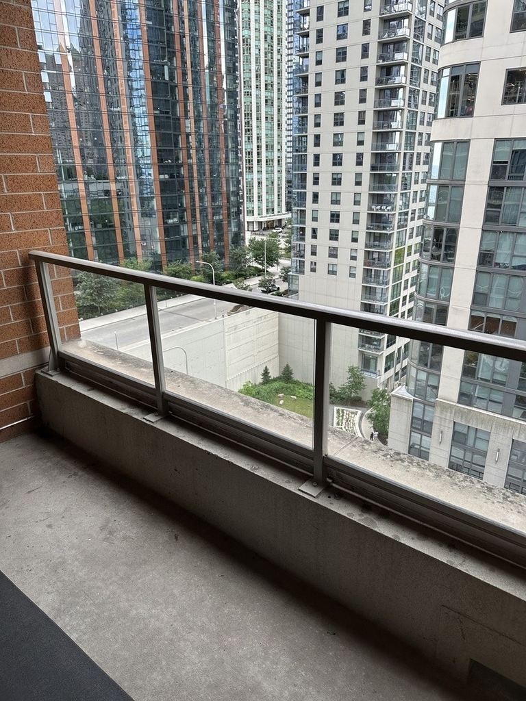 420 E Waterside Drive - Photo 5