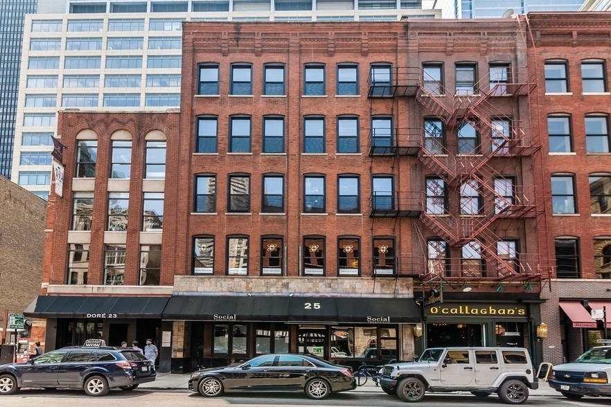 25 W Hubbard Street - Photo 0
